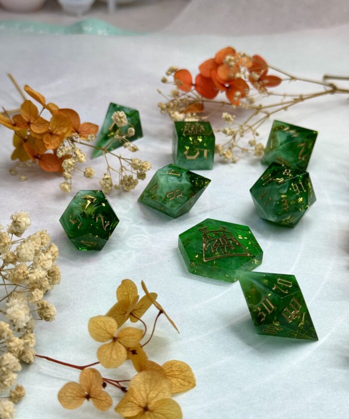 ⭐︎美品⭐︎24-25 dice bank 8-Piece Commission Dice Set - Dice Treasury - Unique Handmade Dice